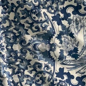 Beautiful Ralph Lauren Porcelain euro shams (2)